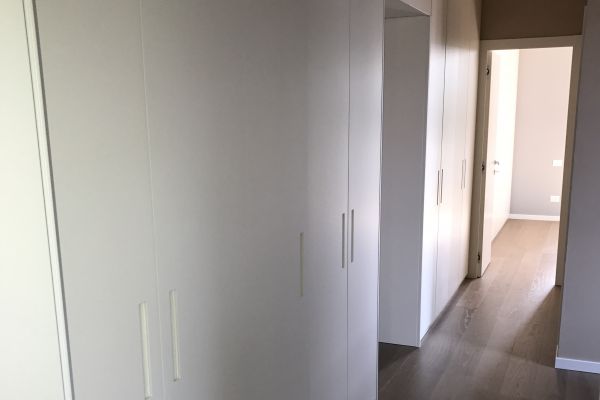 armadio-corridoio60553E44-EFDC-A8CE-27A0-4B1DDA75C3F8.jpg